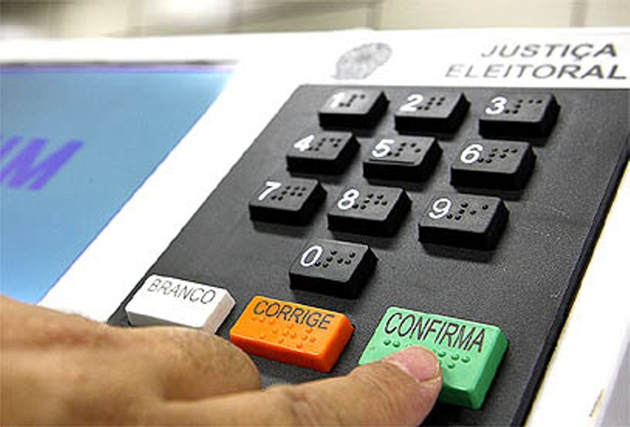 60% das falas de políticos checadas mostram algum grau de distorção, diz estudo