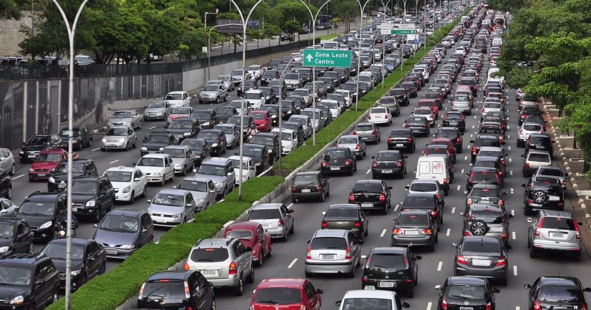 73% dos carros ativos em SP tem mais de 10 anos de idade