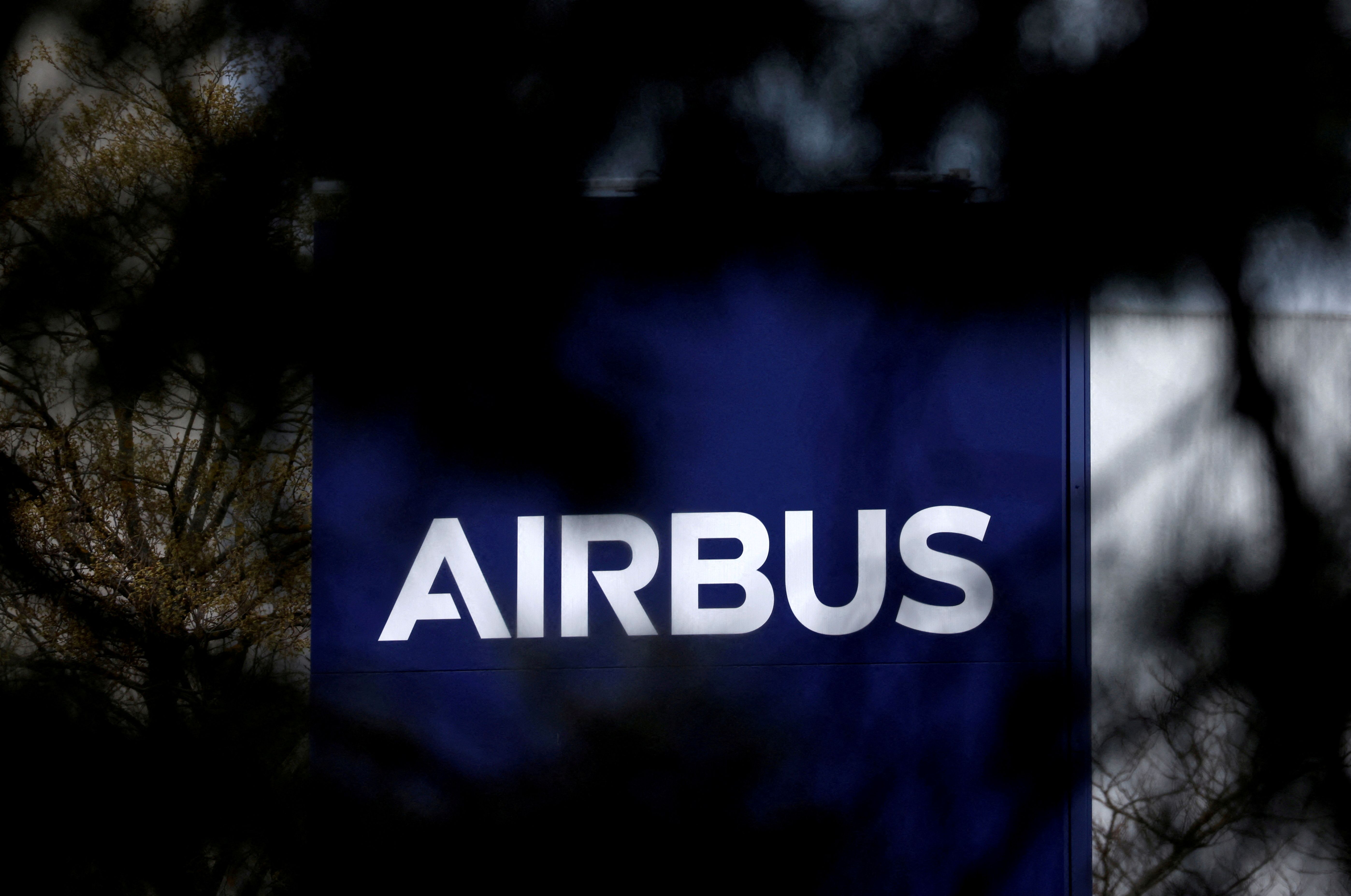 Airbus reduz previsão de demanda da indústria de jatos após guerra com Irã e tarifas