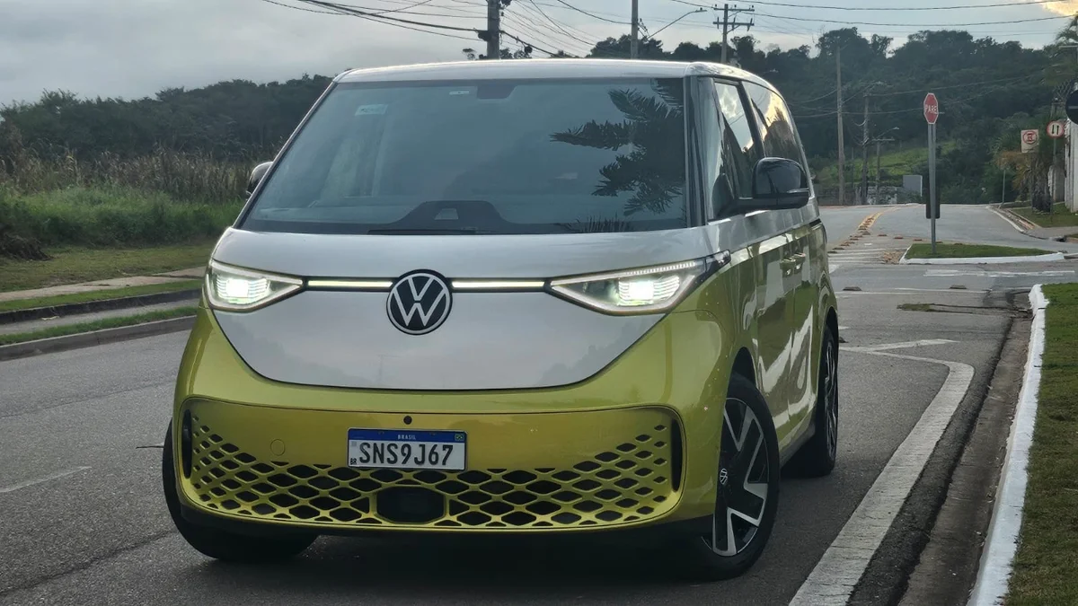 Alemão viaja 80 mil km em carro elétrico e espera pelo Guinness