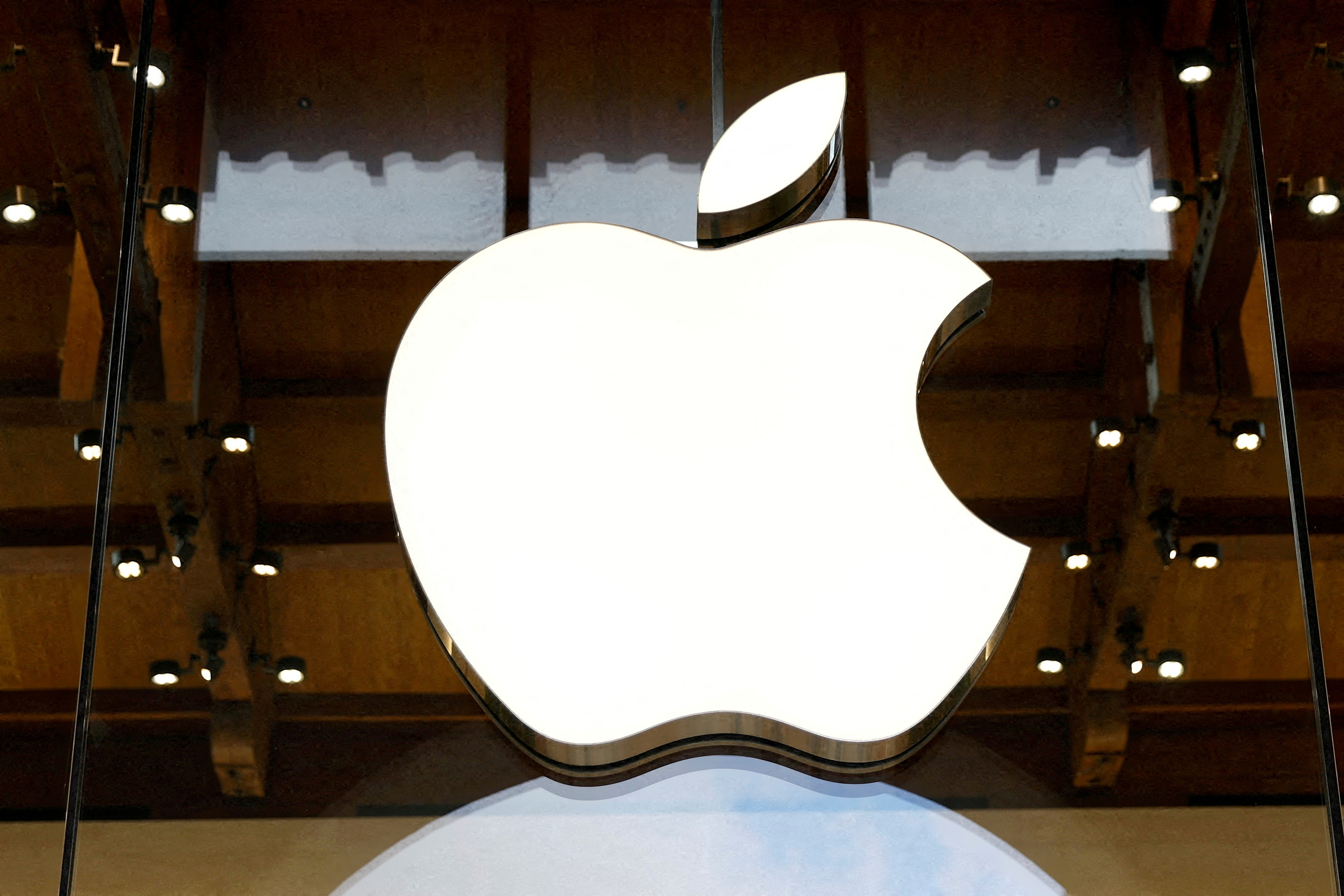 Apple processa OpenAI e dois ex-funcionários por suposto roubo de segredos comerciais