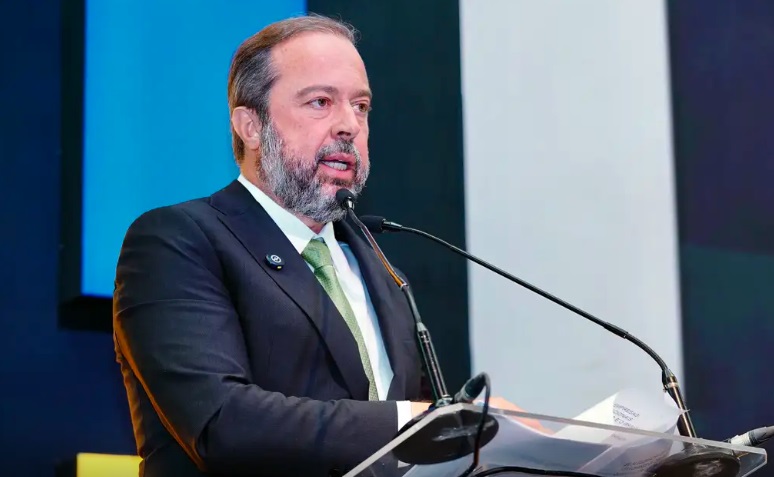 Brasil foi o país com menor impacto com guerra dos EUA no oriente médio, diz Silveira