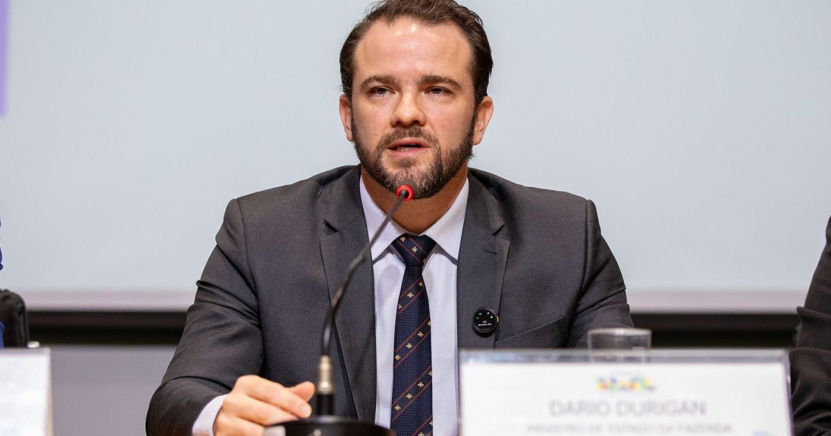 Com nova alta do petróleo, Durigan adia retirada de subsídio à gasolina