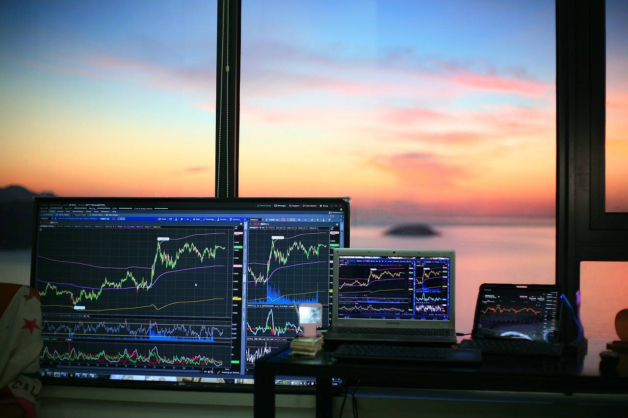 Dow Jones Futuro recua com temores sobre gastos da Alphabet com IA