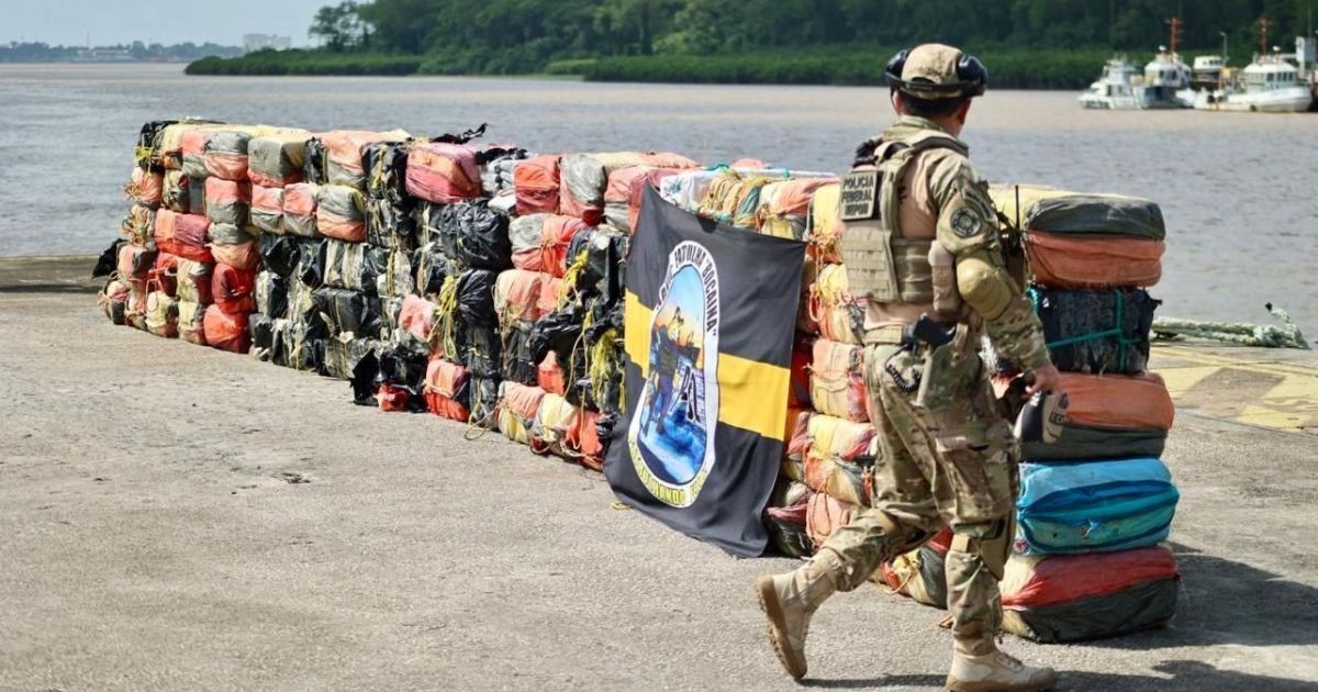 Drogas encontradas em barco no Suriname somam cerca de R$ 500 milhões