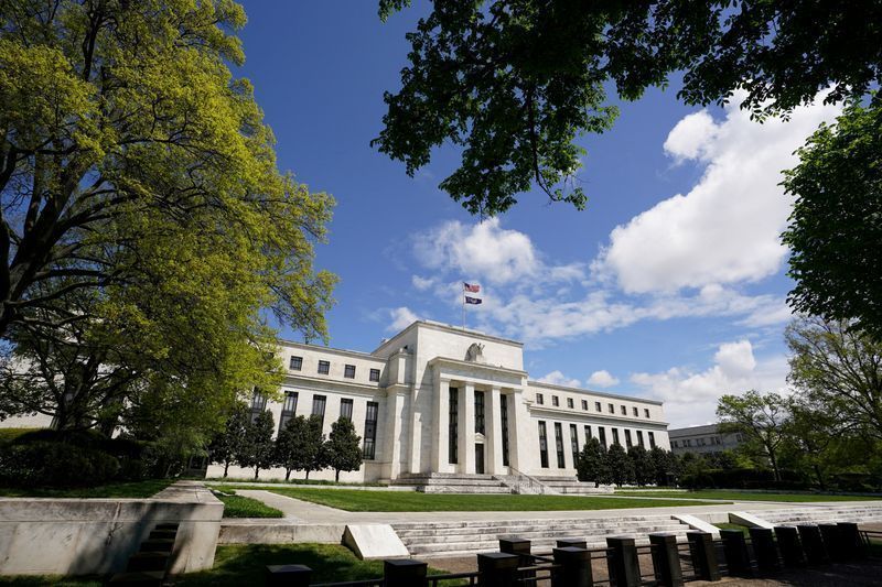Fed divulga ata em meio a debate sobre redução de juros por Warsh