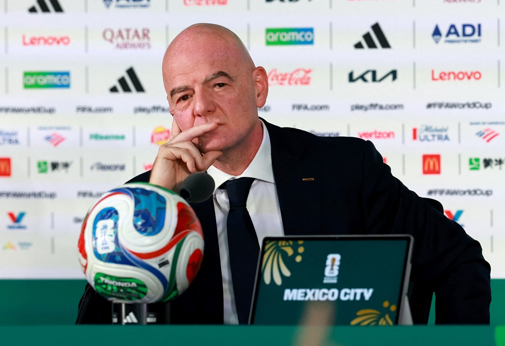 Fifa estuda aumento da Copa para 64 times e Infantino defende preços dos ingressos