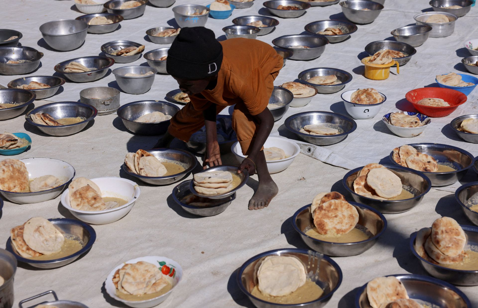Fome diminui no mundo em 2025, mas ONU alerta que melhoria está em risco