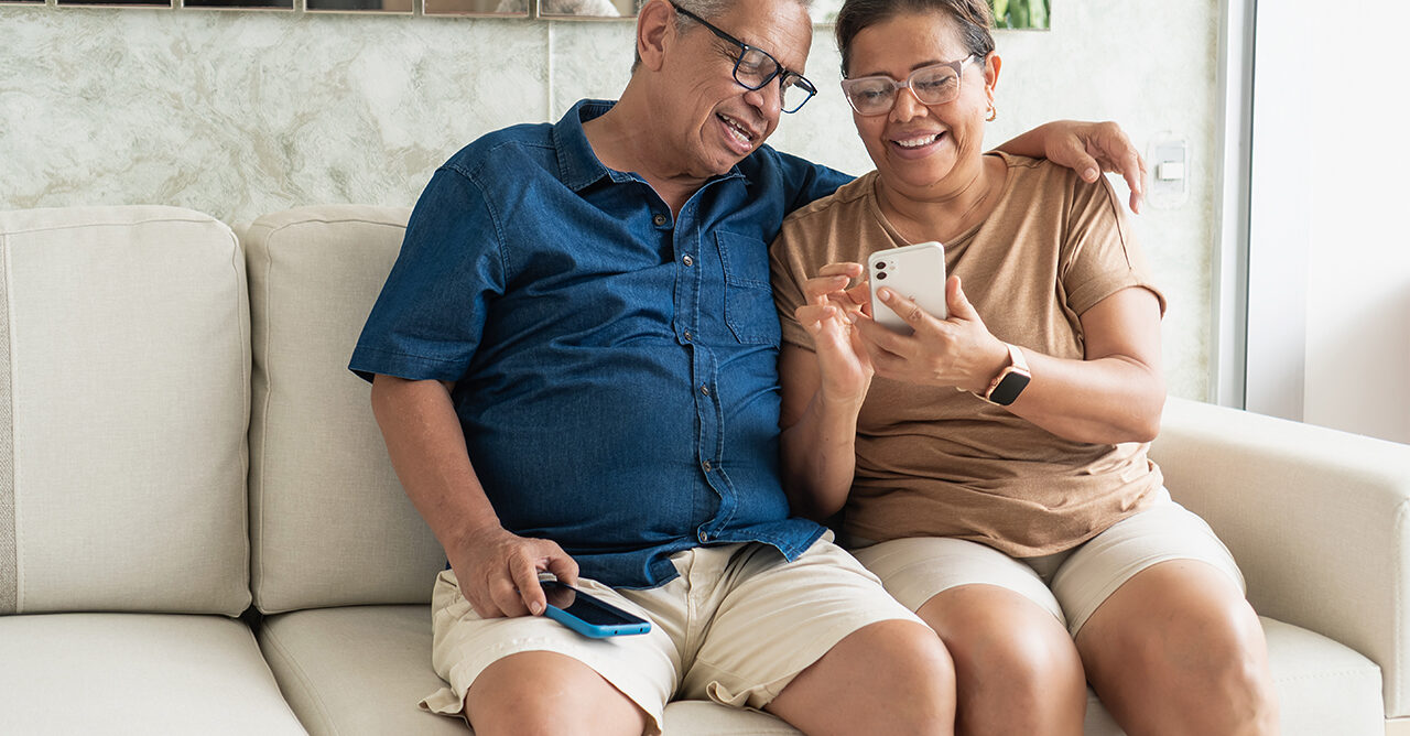 Geração prateada está mais conectada e compra online