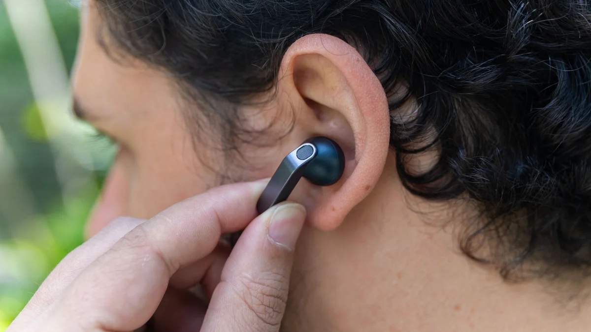 Mercado Livre faz promoção de Galaxy Buds 4; fone top da Samsung com preço baixo