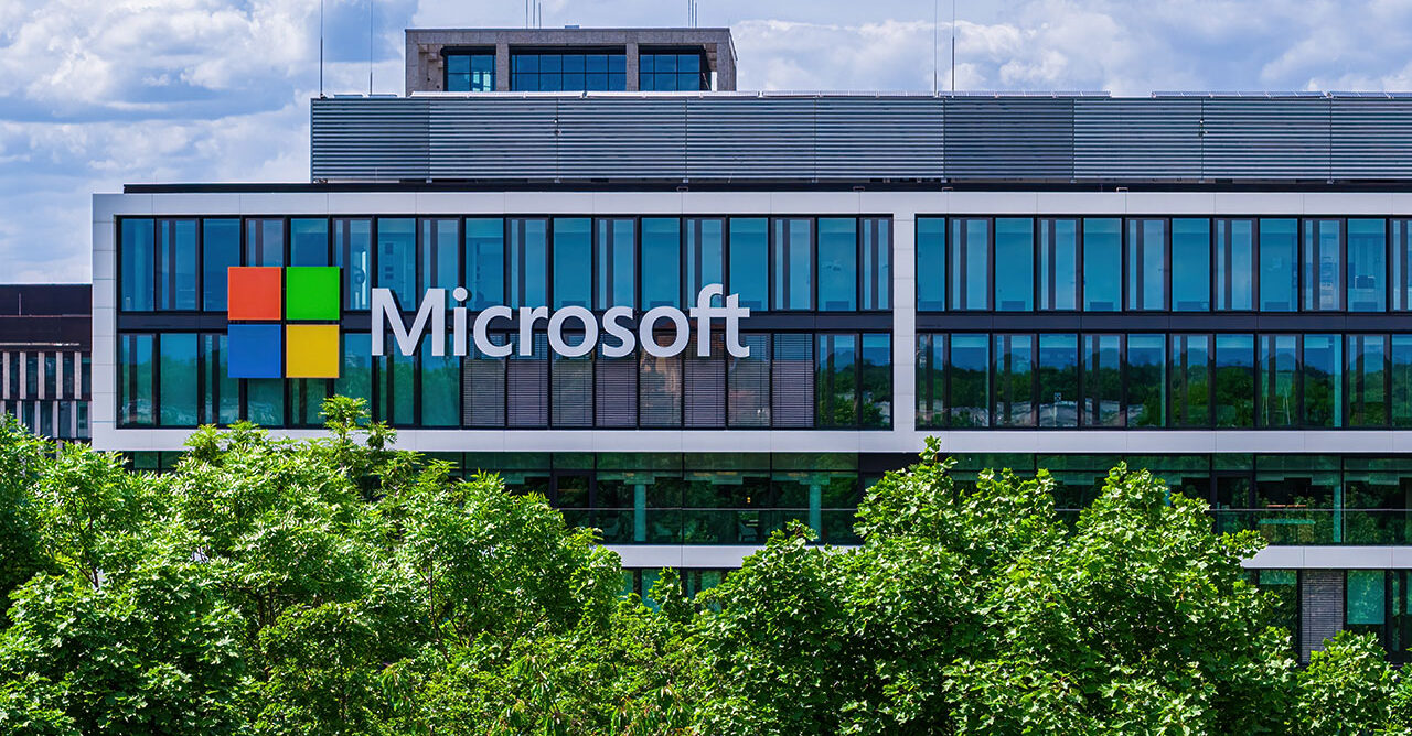 O plano da Microsoft para auxiliar empresas com a IA