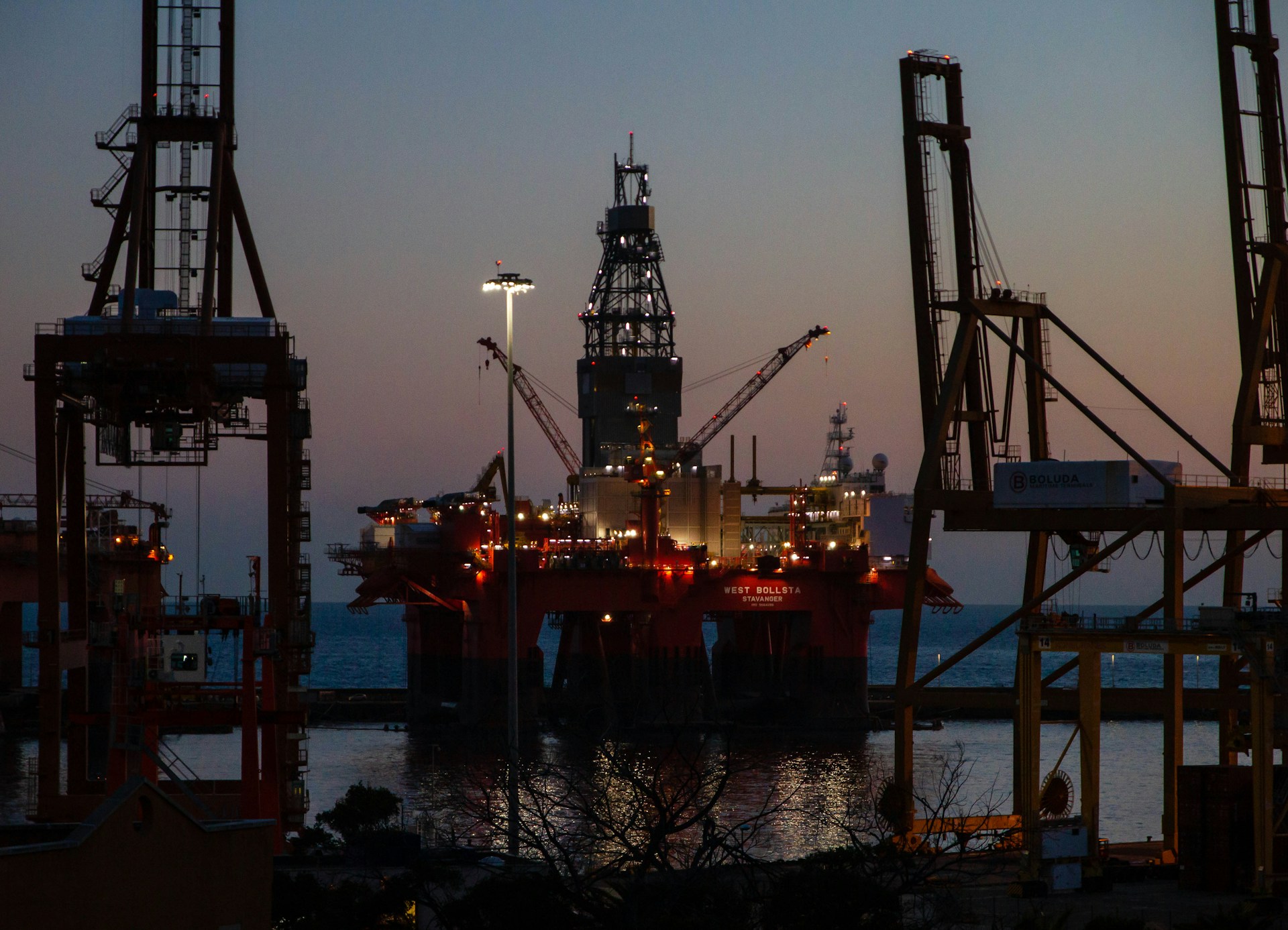 Opep mantém previsões para alta da oferta de petróleo fora da Opep+ em 2026 e 2027
