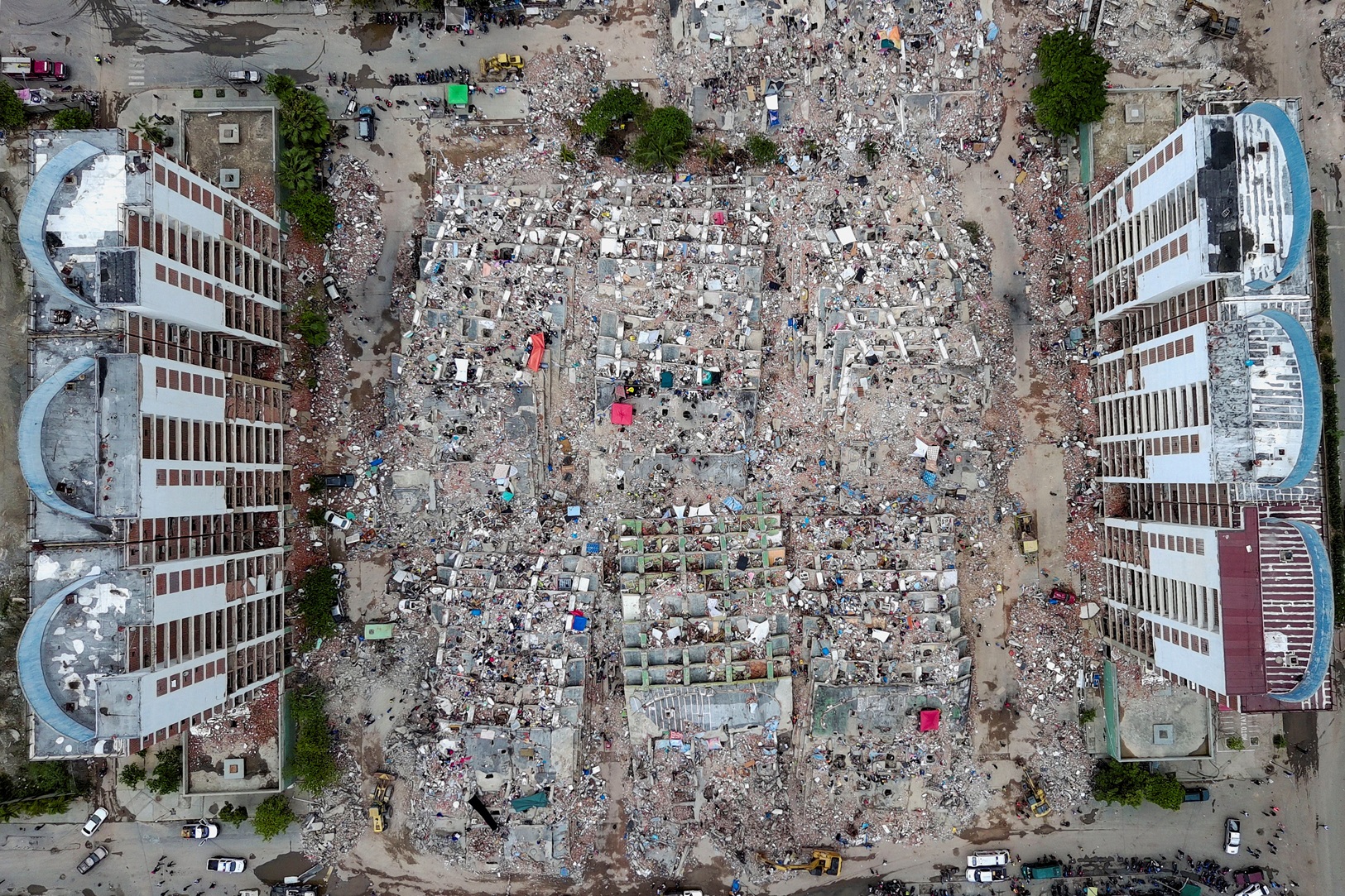 Passa de 4 mil número de mortos nos terremotos na Venezuela