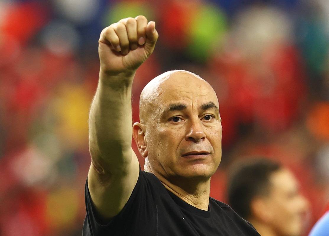 Por que técnico do Egito ergueu bandeira palestina após classificação na Copa