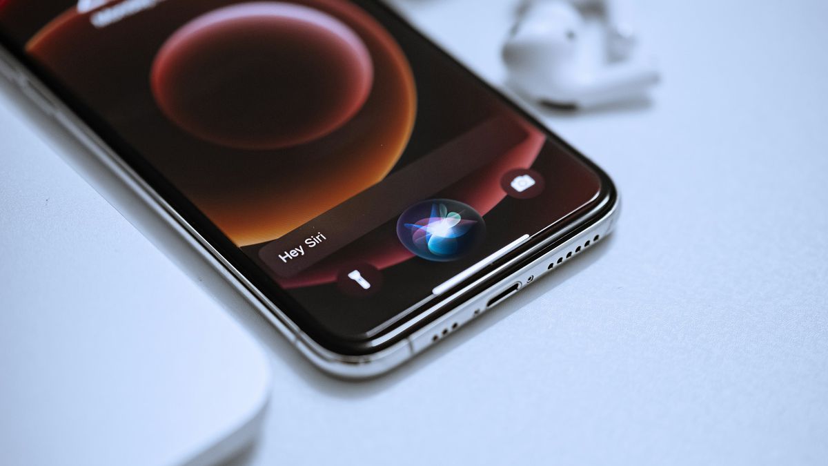 Siri ganha "voz de youtuber" no iOS 27; veja como configurar