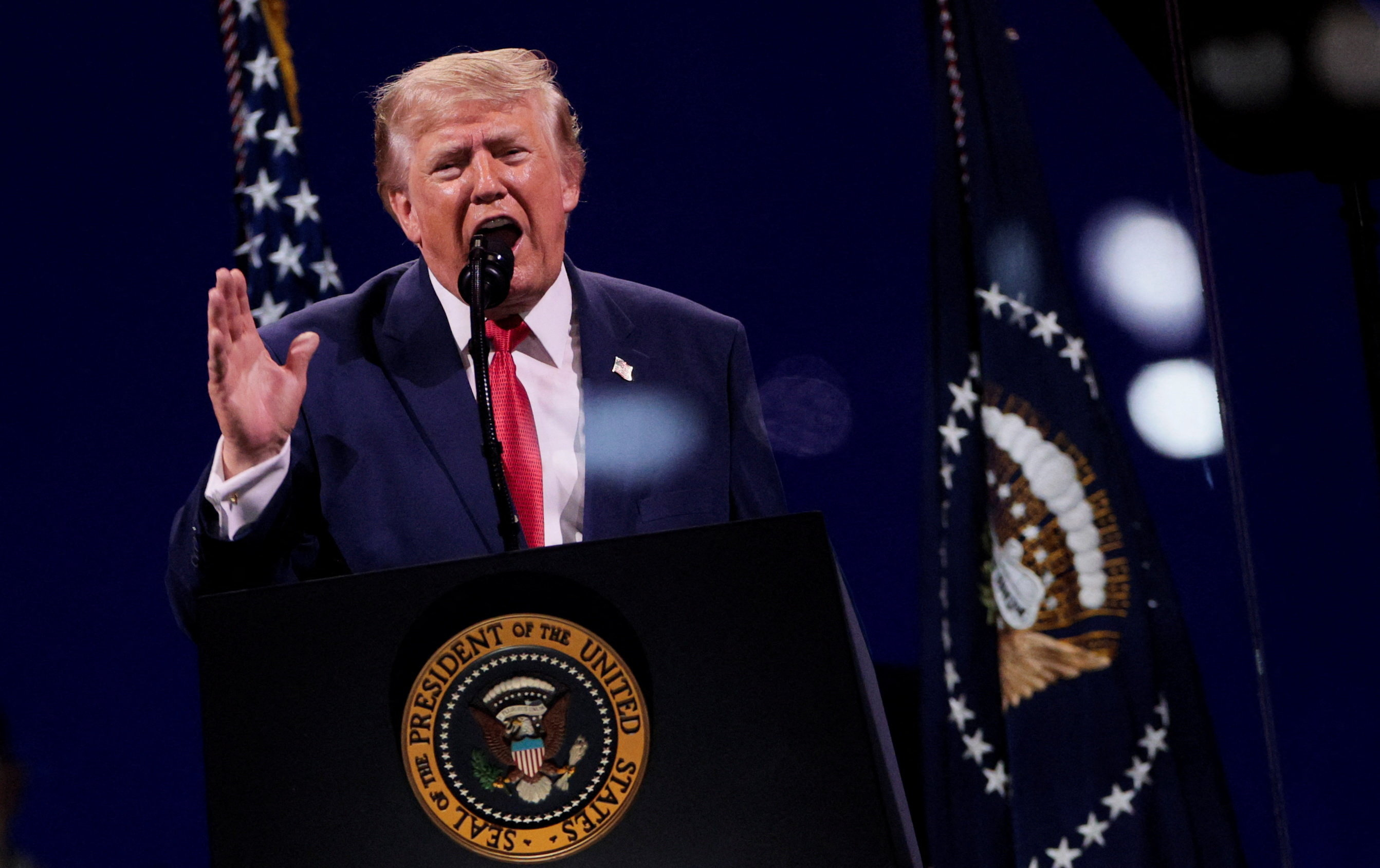 Trump promete resposta a ataque surpresa do Irã, segundo entrevista à Fox News