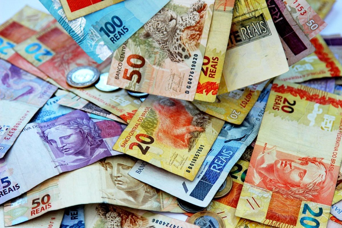 Veja como funciona o passo a passo para juntar R$ 5 mil 