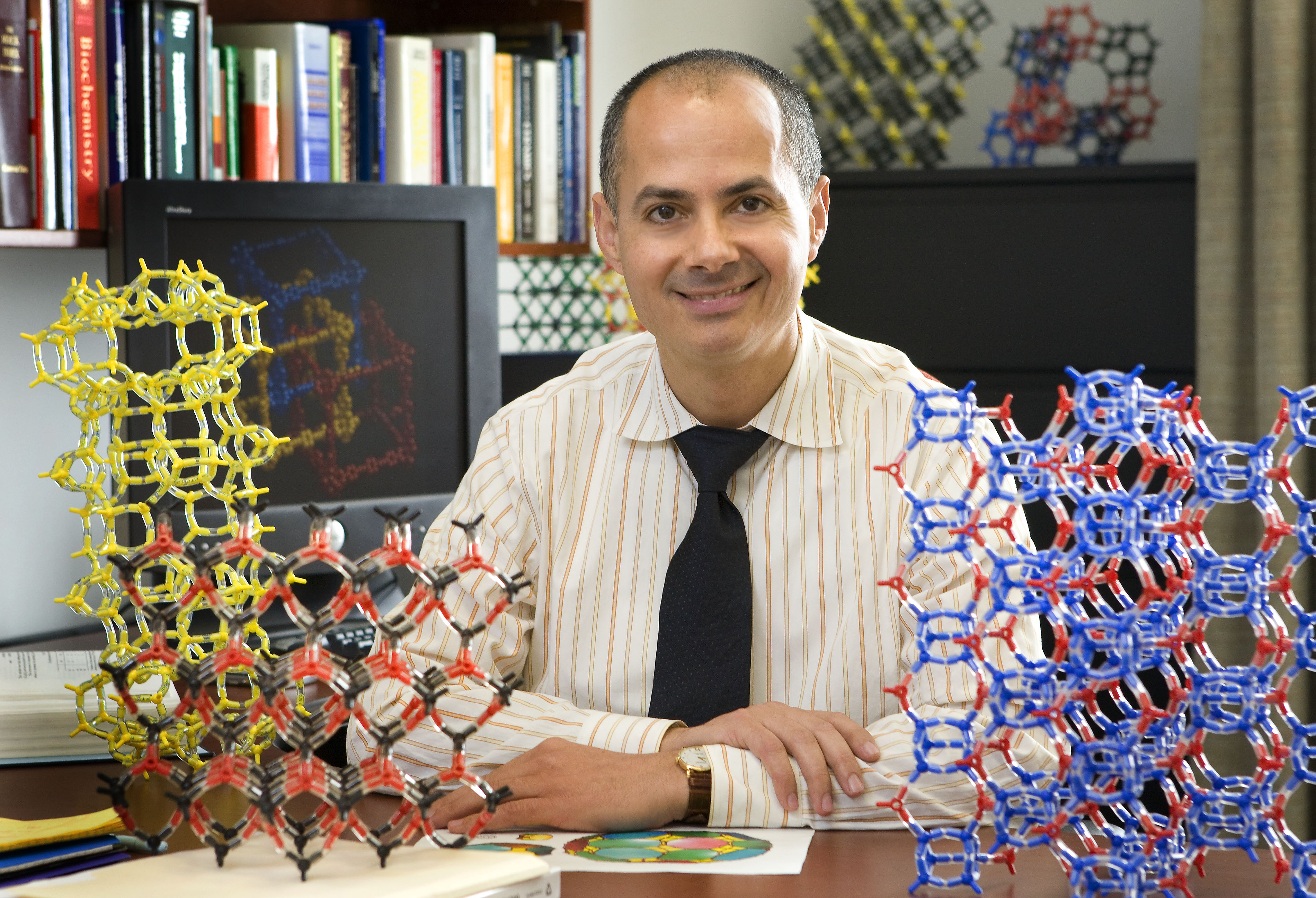 Vencedor do Nobel de química deixa os EUA e assume instituto de IA na China