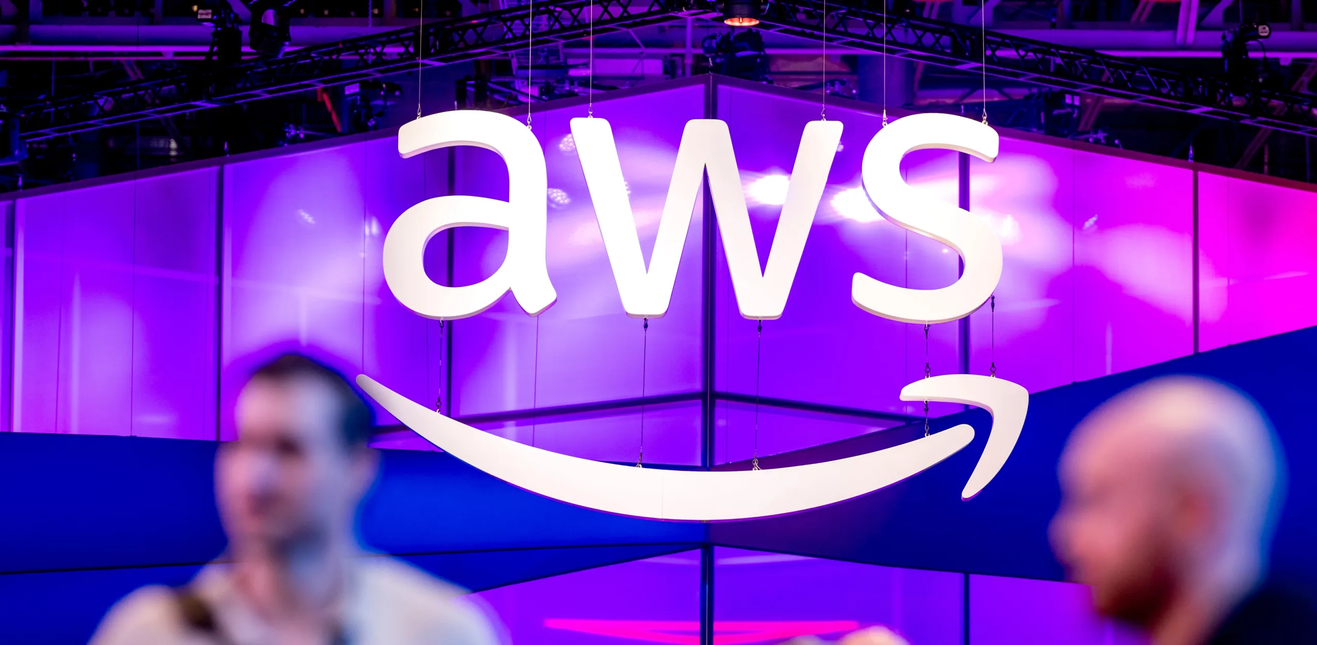 Amazon atinge marca de US$ 3T com otimismo em torno da AWS