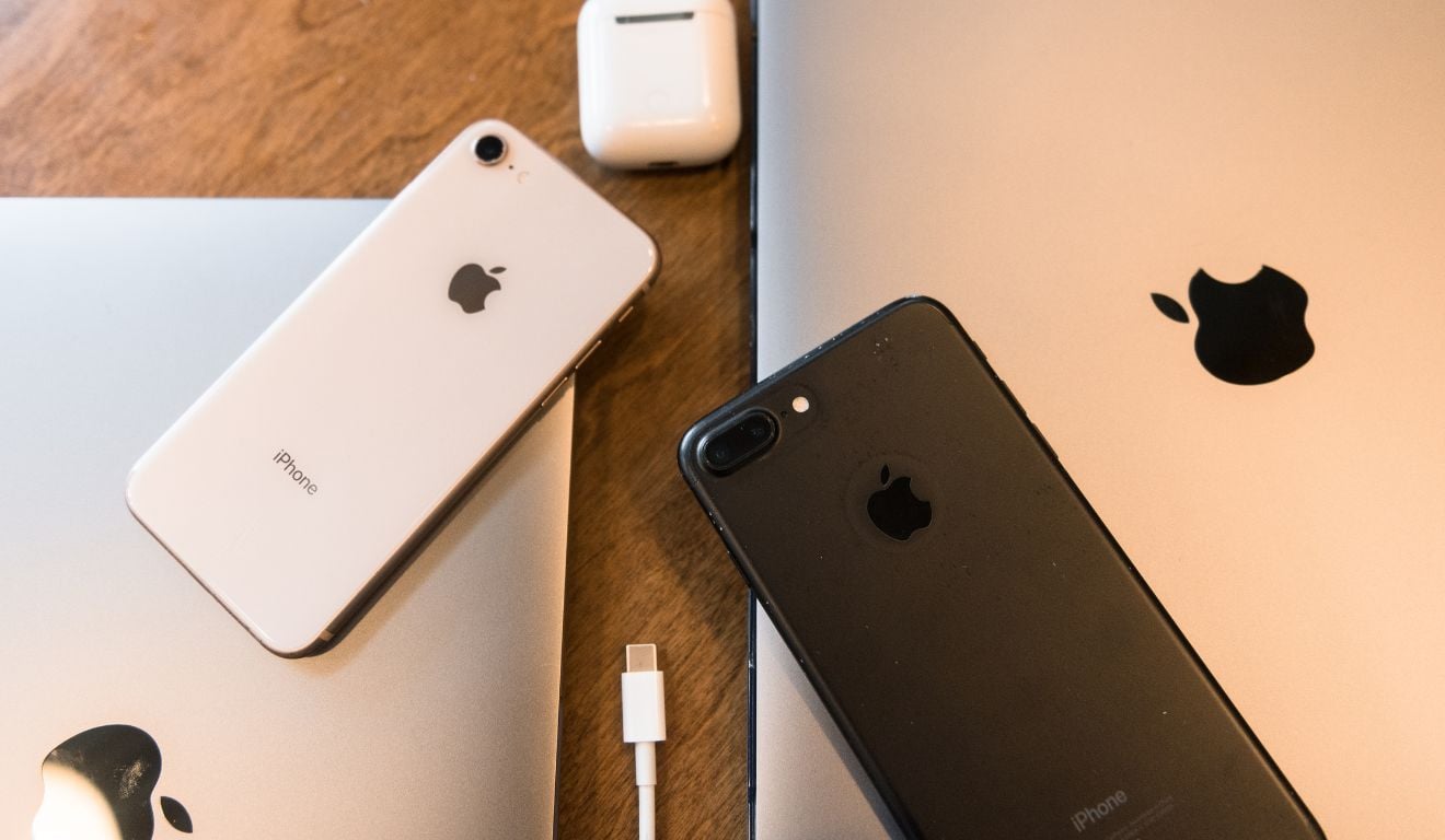 Apple pode perder quase US$ 500B em valor de mercado sob pressão da IA