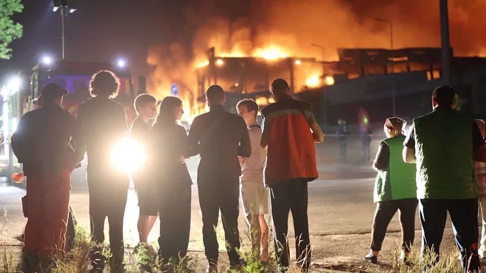 Ataques russos em Kiev deixam ao menos 17 mortos e danificam armazéns
