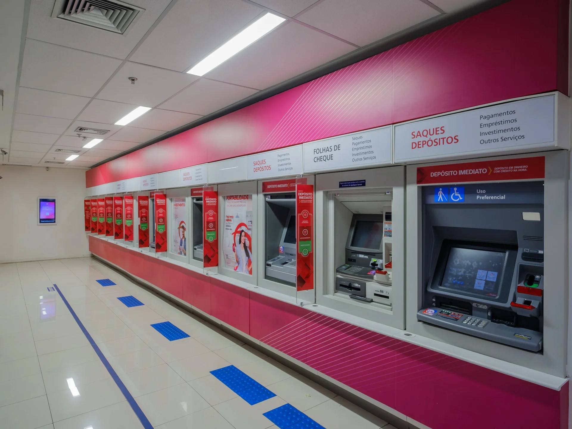 Bradesco (BBDC4) tem lucro líquido recorrente de R$ 7,05 bi no 2T, alta anual de 16%