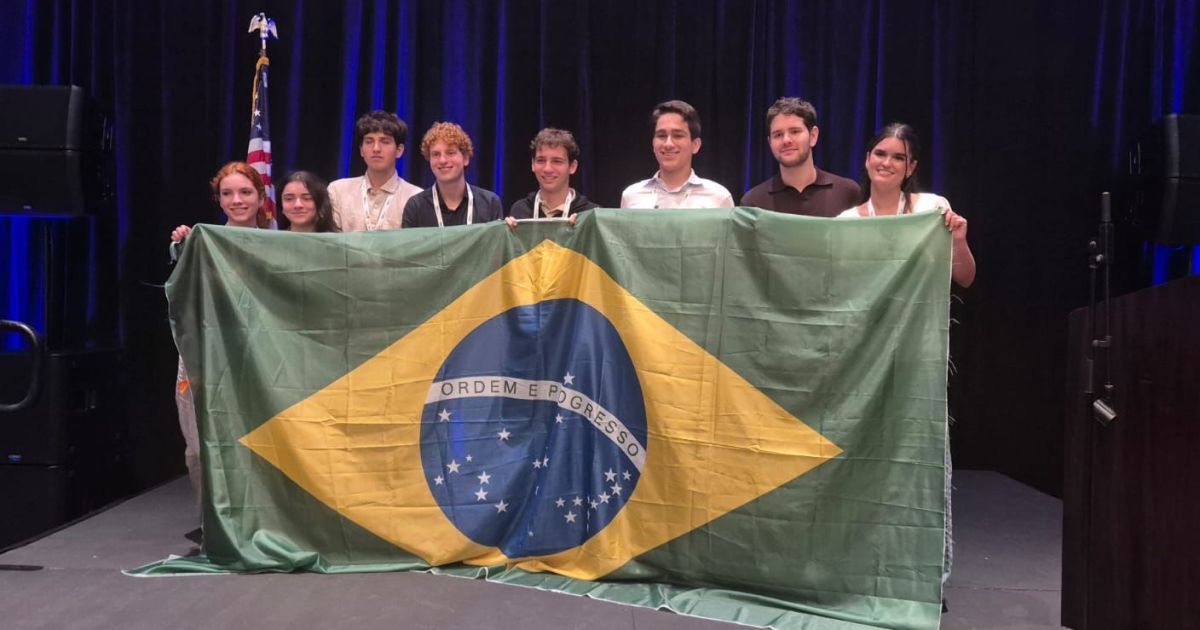 Brasileiros vencem disputa em olimpíada espacial internacional nos EUA