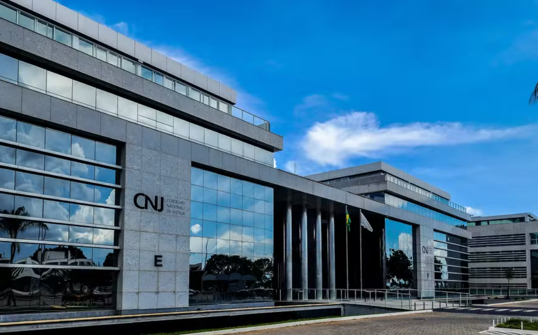CNJ aprova fim da aposentadoria compulsória para juízes que cometem infrações graves