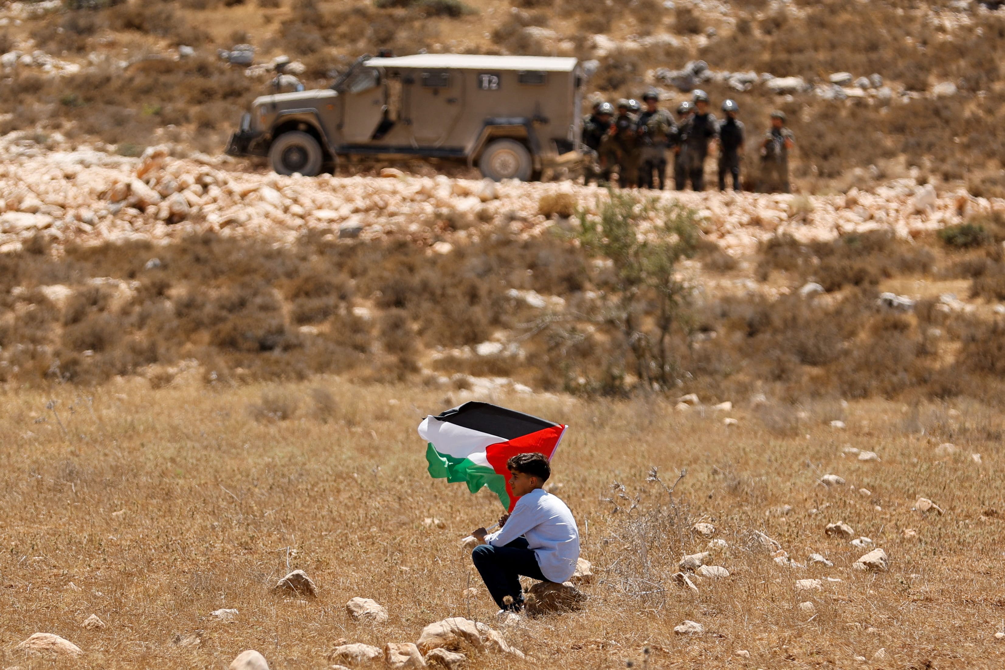 Colonos israelenses realizam novo ataque em Qusra, na Cisjordânia, dizem testemunhas
