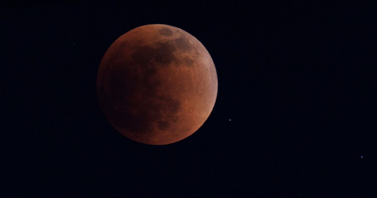 Eclipse lunar no Brasil: data, horário e onde observar