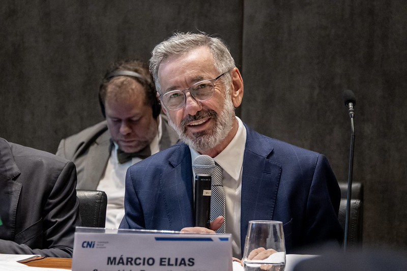Em meio a tarifa dos EUA, ministro da Indústria vai à Índia em busca de mais mercados