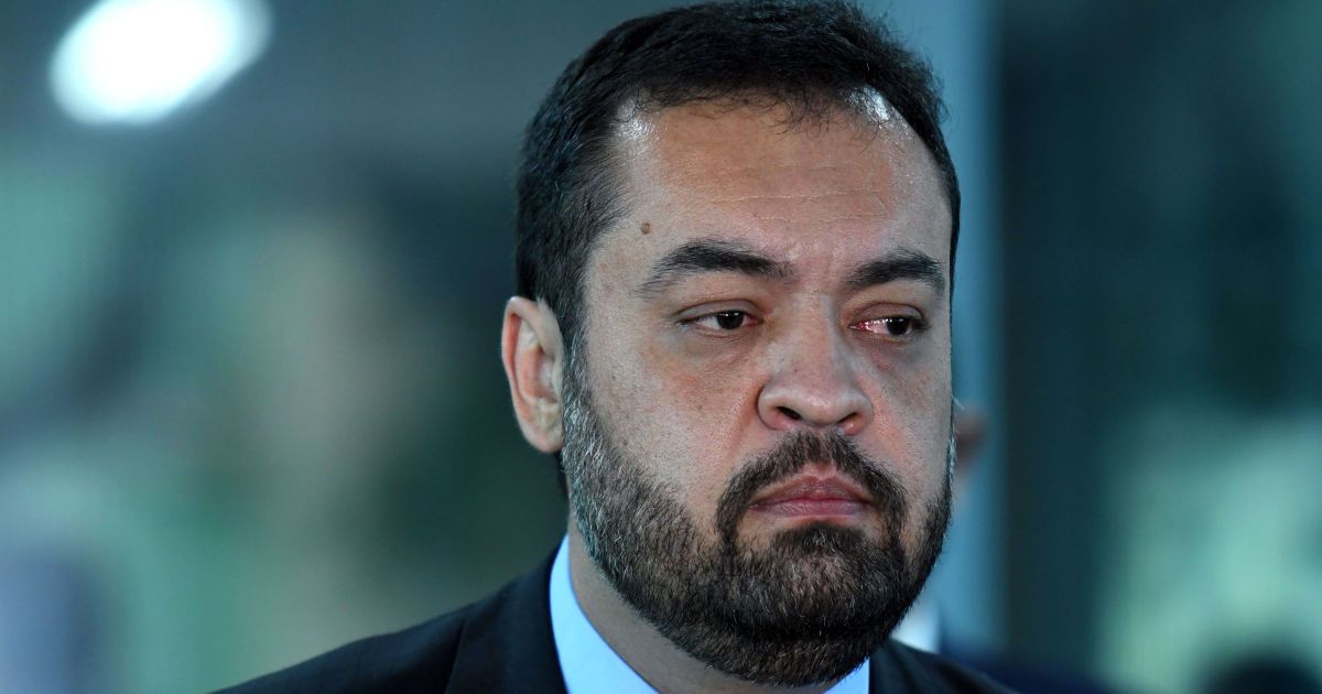 Entenda a investigação da PF sobre Castro e fraudes em refinaria