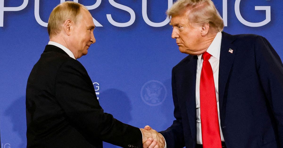 EUA prorrogam licença para transações com petrolífera russa Lukoil
