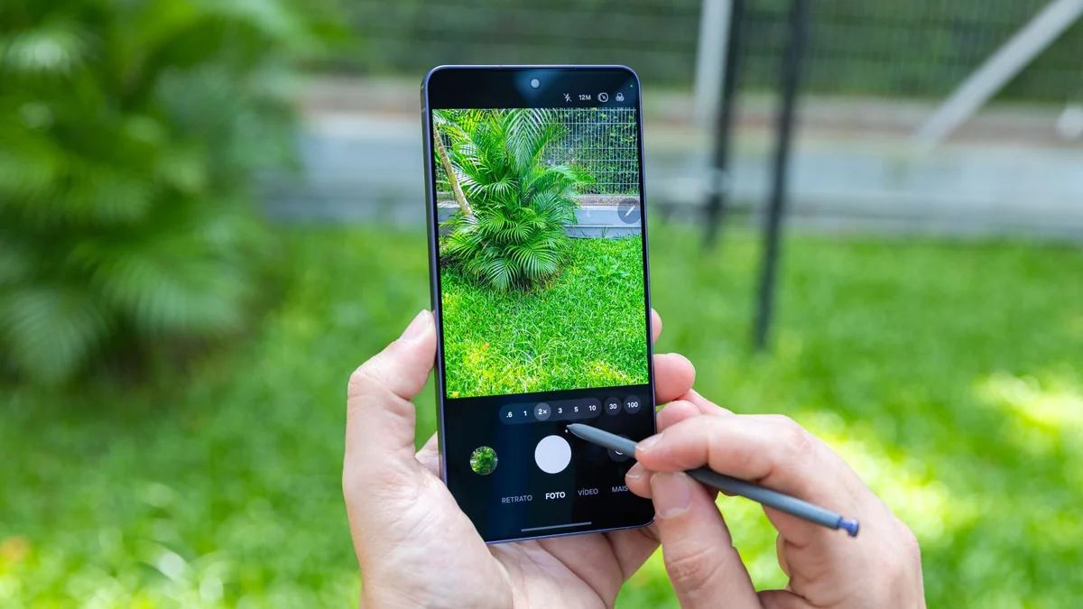 Galaxy S25 Ultra deve ganhar recurso “secreto” de câmera do S26 com One UI 9