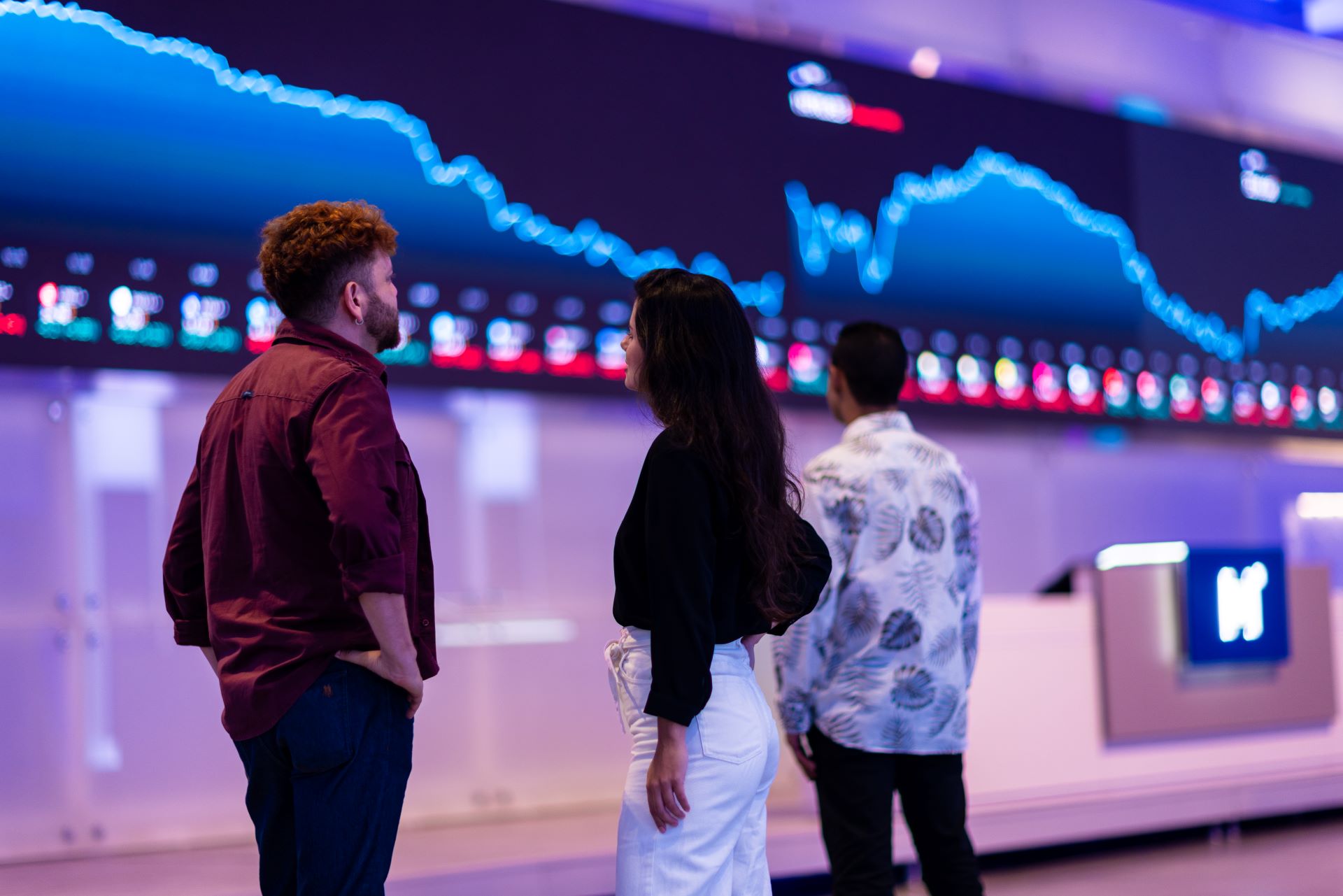 Ibovespa sobe após queda do IPCA-15 e com sinal de estrangeiros voltando ao mercado