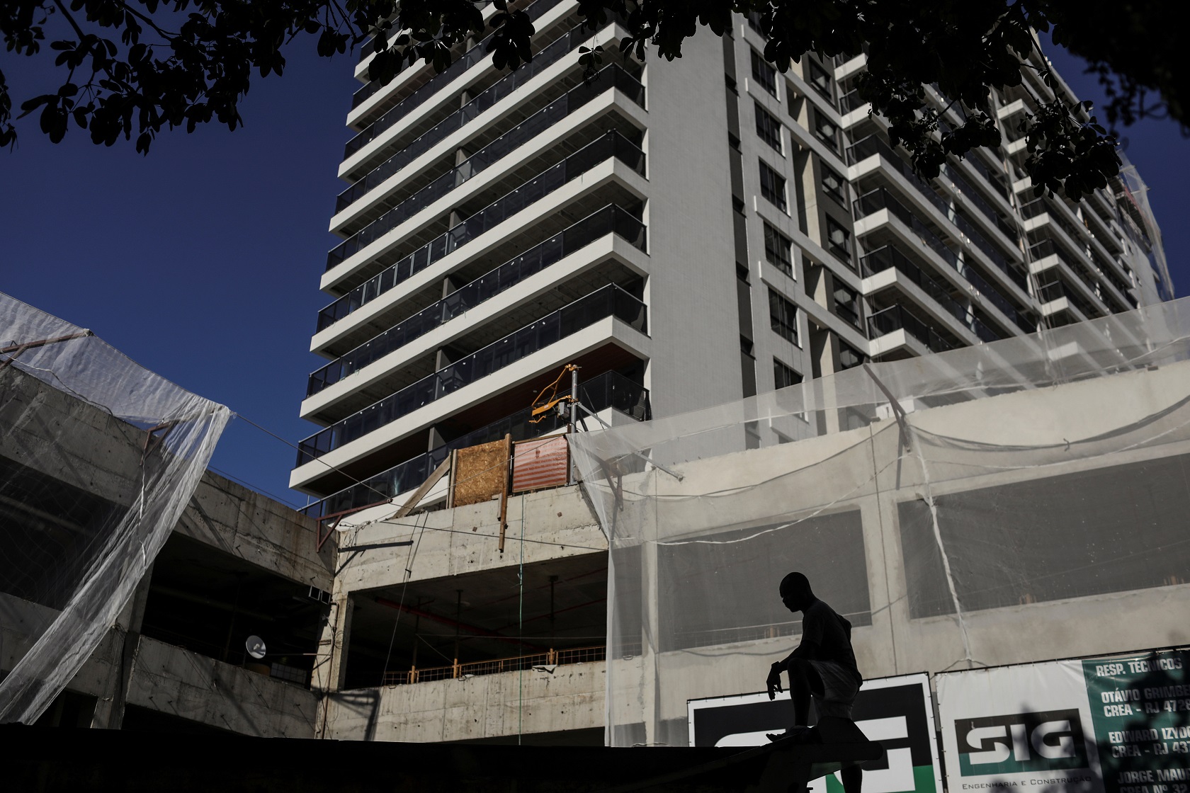 Infraestrutura sustenta empregos na construção civil no 1º semestre, diz CBIC
