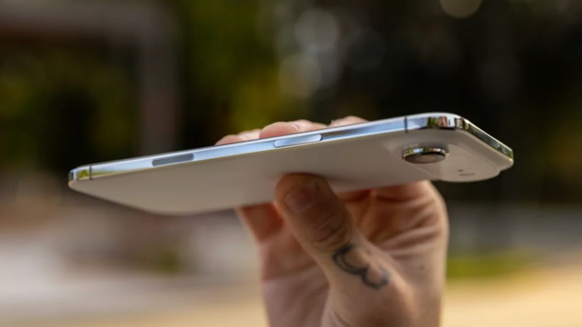 iPhone Air 2 vazou: ultrafino da Apple terá uma câmera a mais e melhoria na tela