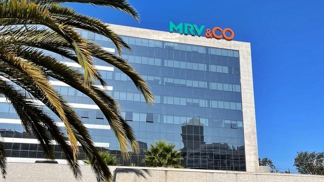 MRV volta a gerar caixa, eleva margem e corta dívida com venda de ativos