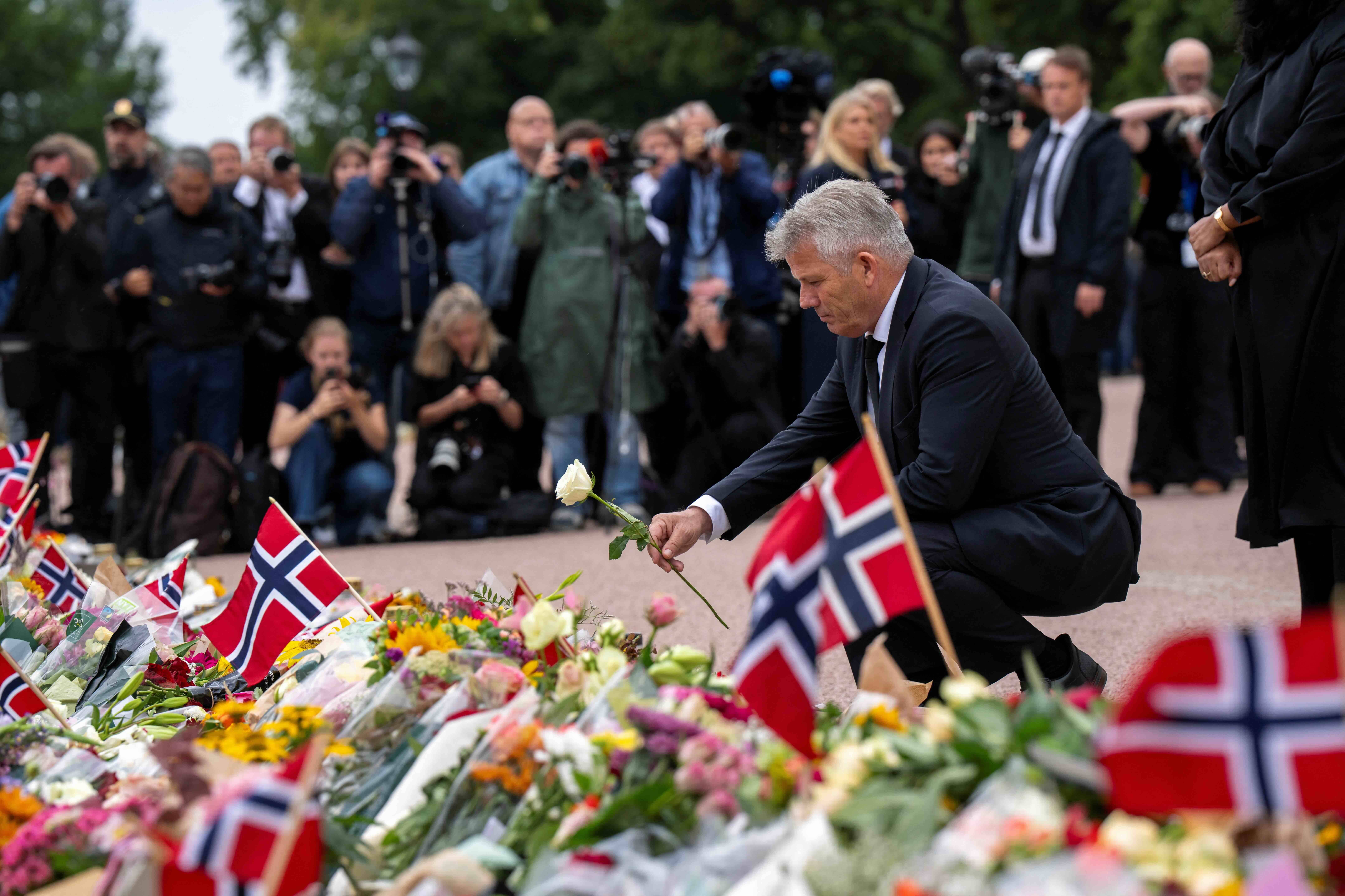 Noruegueses se despedem do rei Harald V e país entra em uma nova era monárquica