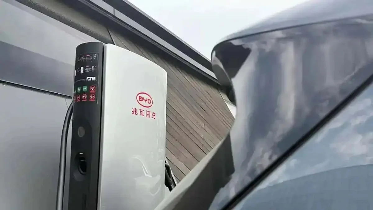 "Powerbank gigante" da BYD? Nova tecnologia recarrega carros em tempo recorde