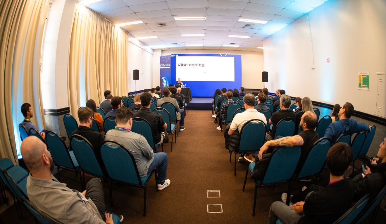 Replit distribuirá R$ 100 mil em assinaturas e créditos durante o Startup Summit 2026