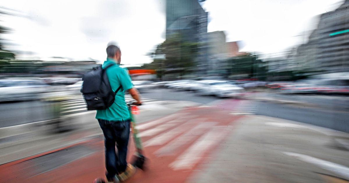 Risco de trauma cerebral em patinete elétrico é maior do que em motocicleta