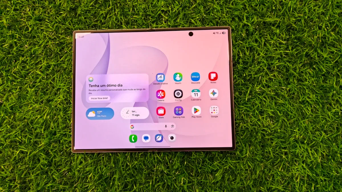 Samsung pode lançar cinco celulares dobráveis em 2027; veja o que esperar