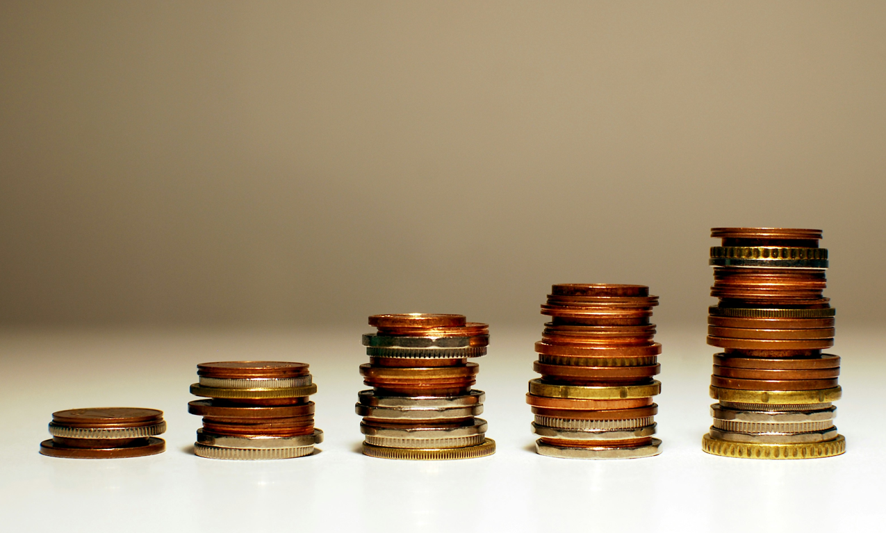 Taxas dos DIs fecham com variações modestas em dia de IPCA-15 e dados dos EUA