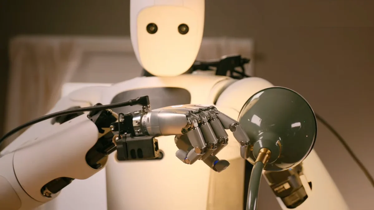 Troca lâmpada e fecha zíper: nova IA do Google dá habilidades humanas a robôs