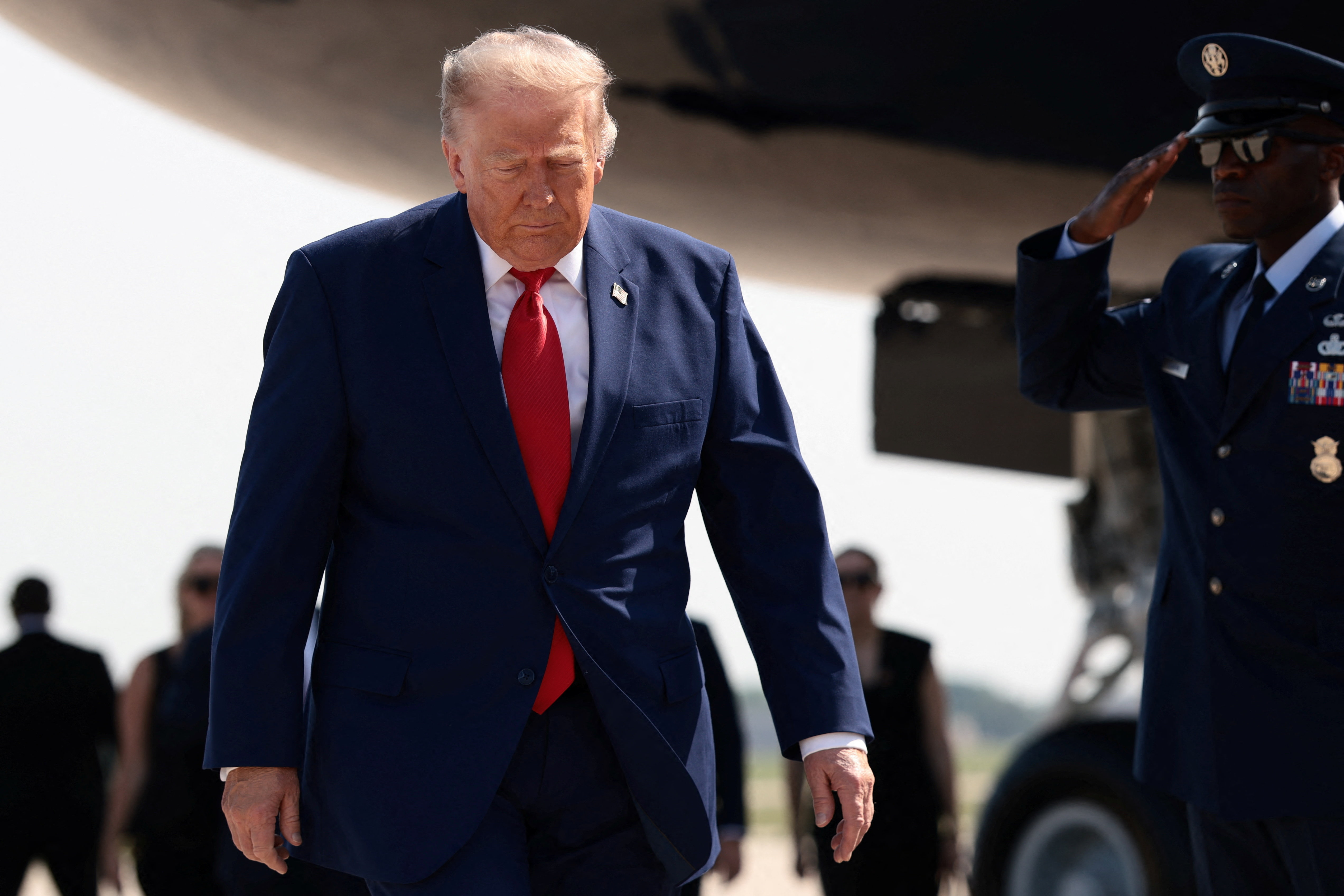 Trump diz que EUA estão “agindo com discrição” e gerando pressão econômica no Irã