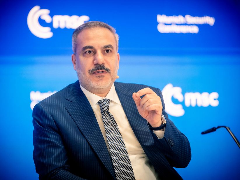 Turquia sugere que Rússia e Ucrânia suspendam ataques no Mar Negro, diz ministro