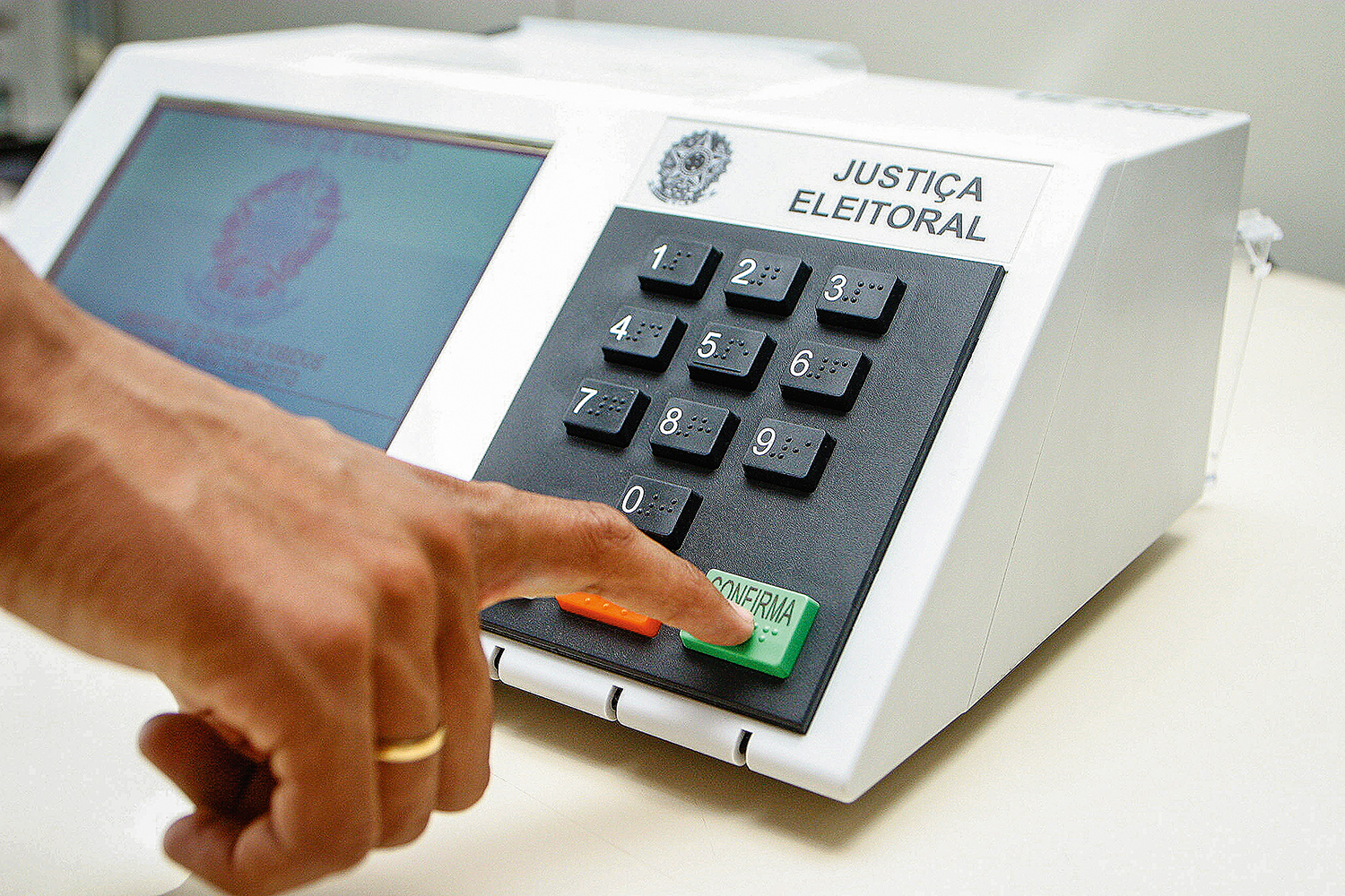 Veja o cenário eleitoral para governos de 10 estados, segundo pesquisa Quaest