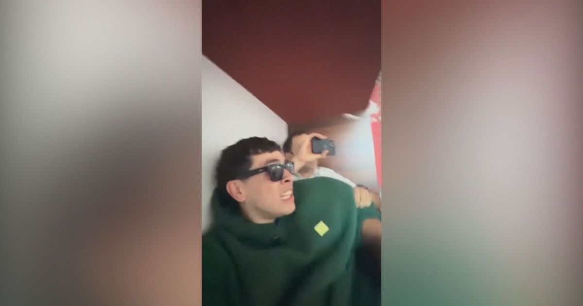 Vídeo: Influenciador mostra momento de terremoto em aeroporto na Colômbia