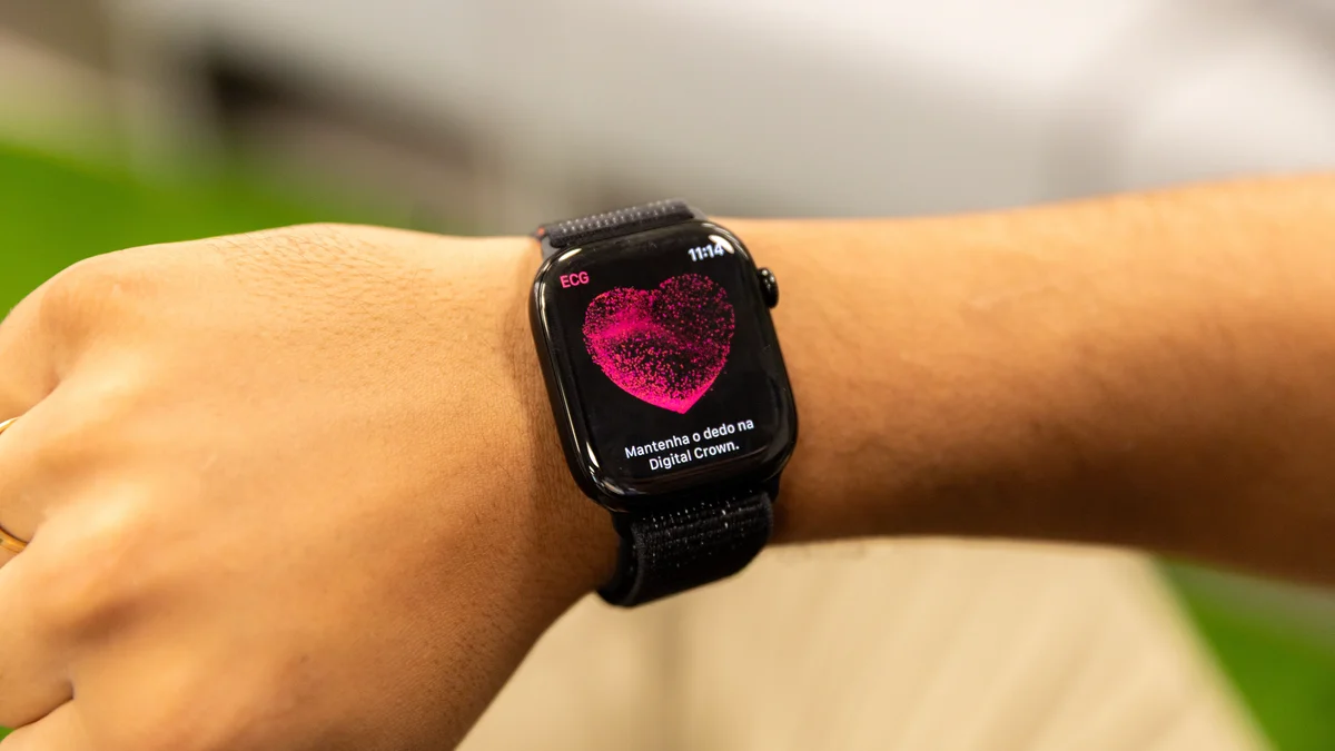 Apple Watch Series 12 vai monitorar frequência cardíaca o dia todo